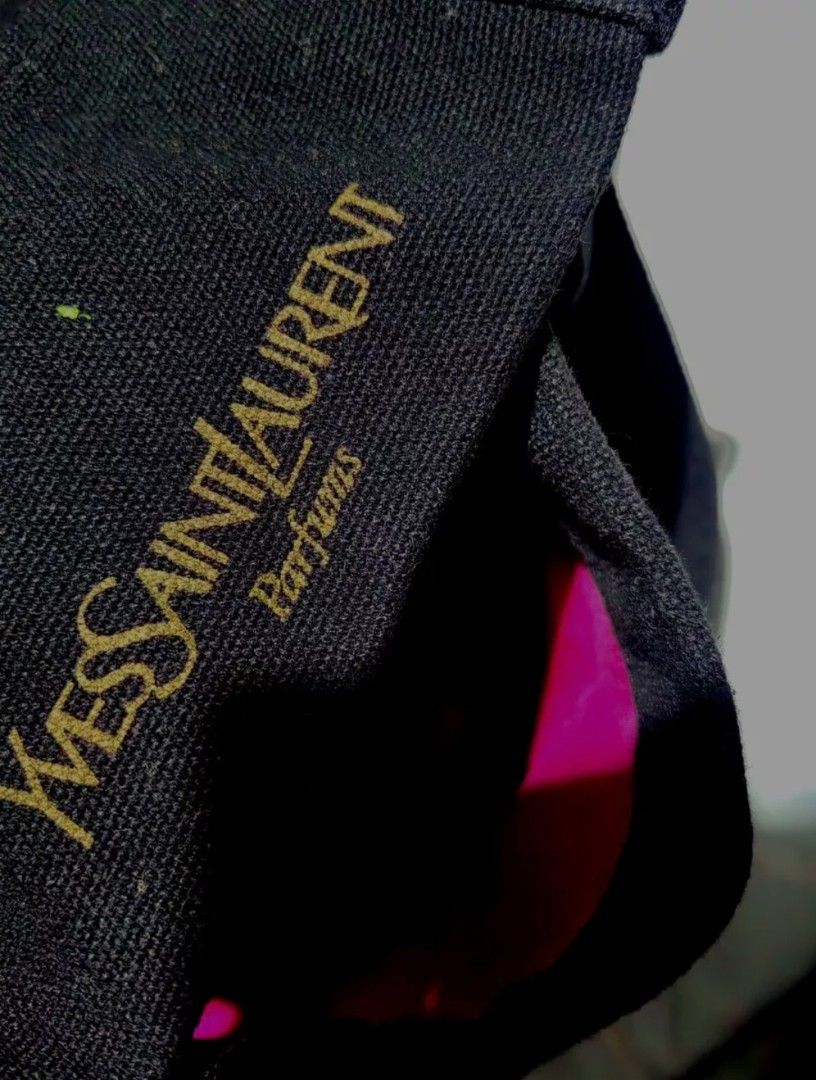 YSL Black Canvas Tote Bag (Category: Luxury Bags & Wallets) located in Santa Rosa. Submitted by chalenn16 (Listing ID 1369034738, Image 2). Description: as is.