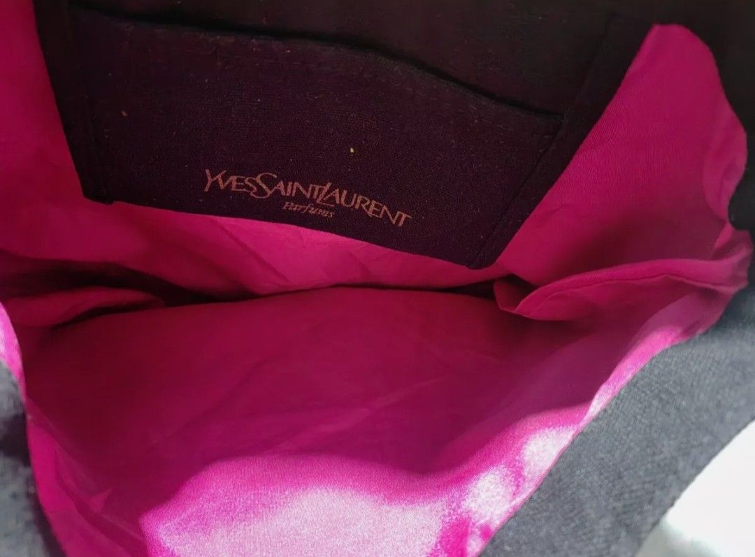 YSL Black Canvas Tote Bag (Category: Luxury Bags & Wallets) located in Santa Rosa. Submitted by chalenn16 (Listing ID 1369034738, Image 3). Description: as is.