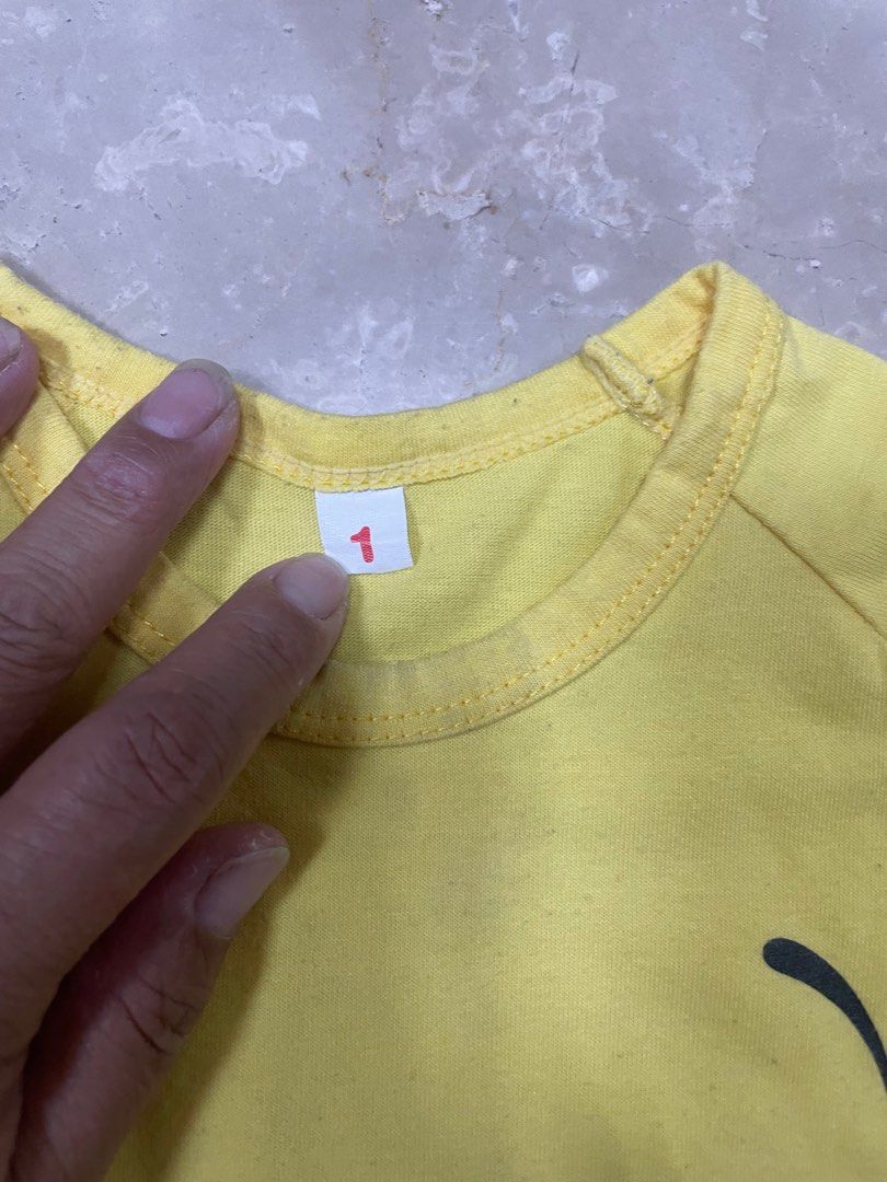 由 kevinlan870417 (刊登 ID 1369270029，圖片 3) 提交，位於 高雄市 (Kaohsiung) 的 黃色包屁衣 12m (類別：嬰兒及兒童流行時尚)，說明：如照片 尺寸:1 (9~12m) 二手衣請勿下標。