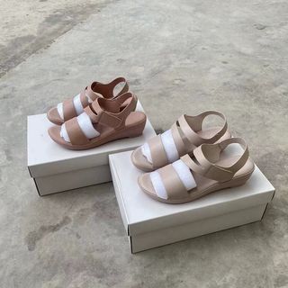 平底涼鞋 粉紅色涼鞋 咖啡色涼鞋, $160 尺碼 34-40 新加坡品牌 vincci 新款厚底涼鞋 厚底鞋 兩色 米色涼鞋, 粉紅涼鞋 咖啡涼鞋63016495841538110