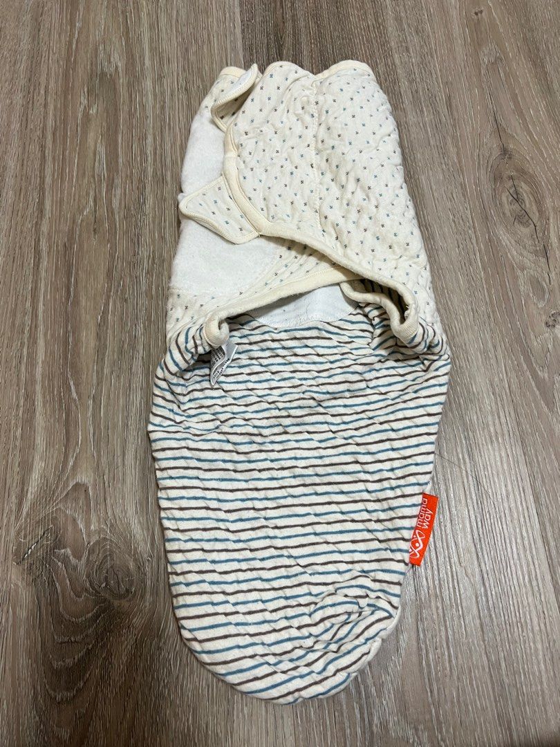 由 chocb79 (刊登 ID 1369258607，圖片 1) 提交，位於 台北市 (Taipei) 的 媽媽餵蠶寶寶包巾 (類別：嬰兒及兒童流行時尚)，說明：二手有使用痕跡。高標請繞道。。