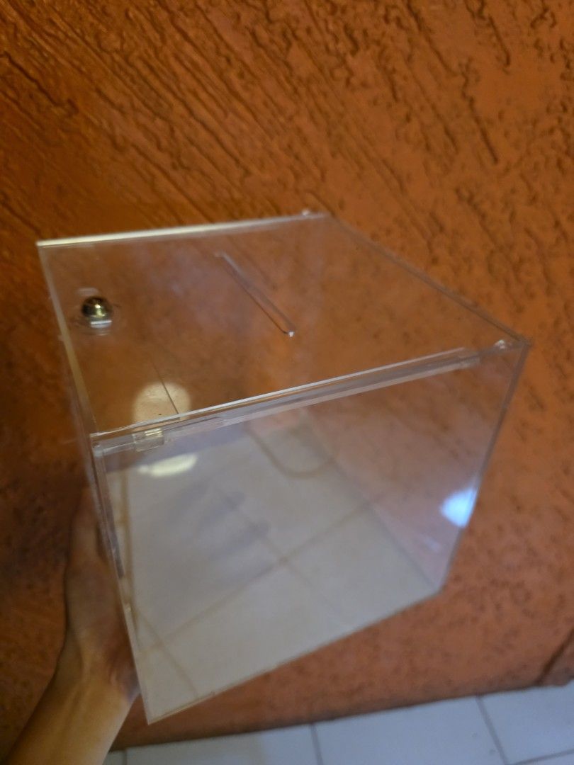 Acrylic box good for wedding (Category: Storage Boxes & Baskets) located in Quezon City. Submitted by yGGGG (Listing ID 1369172547, Image 3). Description: acrylic box 8x8 good for wedding money envelope.