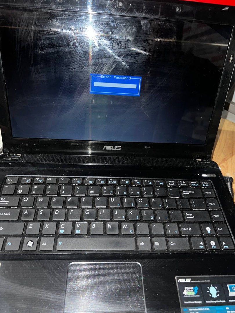 Asus laptop with charger (Category: Laptops & Notebooks) located in Manila. Submitted by nyxlising57972 (Listing ID 1369261713, Image 2). Description: Issue: battery Need naka-plug sa charger para magamit. Still working smoothly..