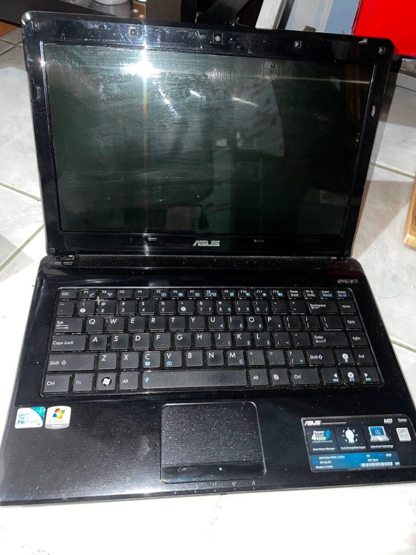 Asus laptop with charger (Category: Laptops & Notebooks) located in Manila. Submitted by nyxlising57972 (Listing ID 1369261713, Image 1). Description: Issue: battery Need naka-plug sa charger para magamit. Still working smoothly..