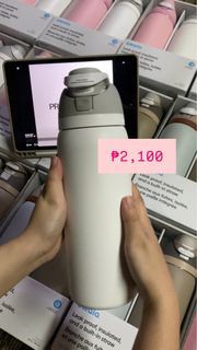 Authentic On-hand Owala FreeSip in 32 OZ