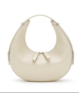 (Category: ) located in . Submitted by lovevintagerph (Listing ID 1369280371, Image 1). Description: .