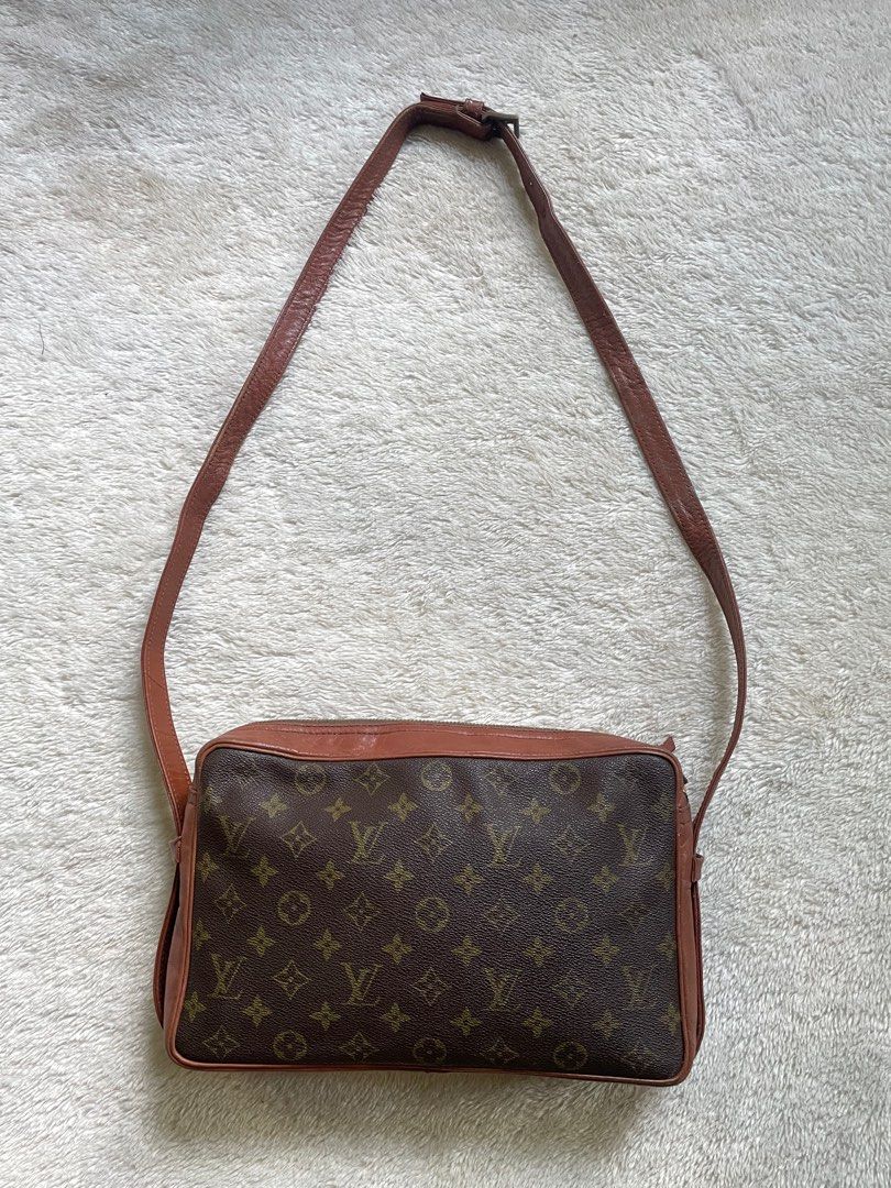 Authentic vintage lv (Category: Luxury Bags & Wallets) located in Mambajao. Submitted by ckali (Listing ID 1369241173, Image 1). Description: Authentic Lv sling. Bag vintage pcs .