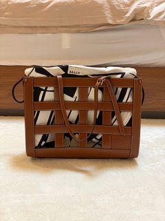 （分類：）位於 。 由 eugeugly 提交（商品編號 1369205246，圖片 1）。簡介： 。