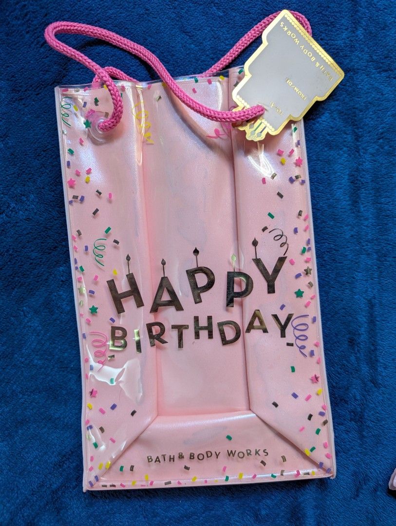 Bath and Body Works Gift Bag (Category: Body Care) located in Quezon City. Submitted by declutterwithstar (Listing ID 1369161915, Image 1). Description: BBW 'HAPPY BIRTHDAY' Gift Bag (with tag) 150 each BBW Transparent Gift Bag (no tag) 140 each ✅onhand in Quezon City MOP: Gcash, Maya, Bank Transfers MOD: Lalamove, Grab, Flash Express.