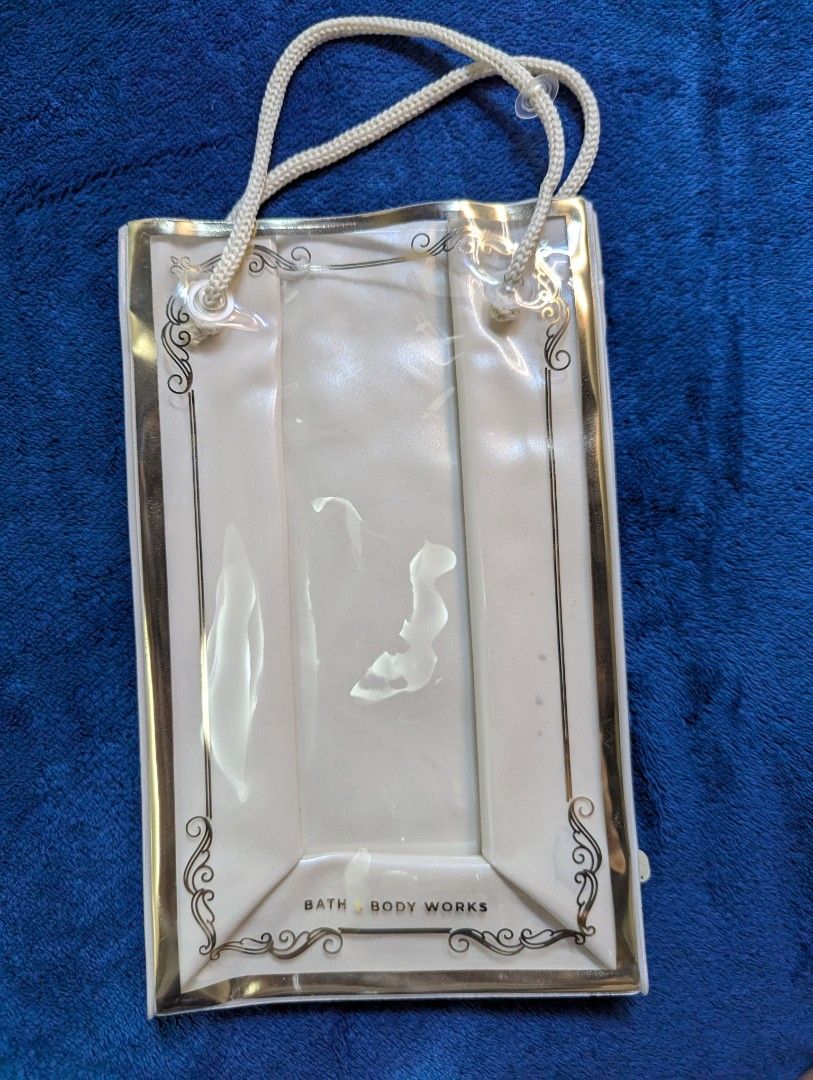 Bath and Body Works Gift Bag (Category: Body Care) located in Quezon City. Submitted by declutterwithstar (Listing ID 1369161915, Image 2). Description: BBW 'HAPPY BIRTHDAY' Gift Bag (with tag) 150 each BBW Transparent Gift Bag (no tag) 140 each ✅onhand in Quezon City MOP: Gcash, Maya, Bank Transfers MOD: Lalamove, Grab, Flash Express.