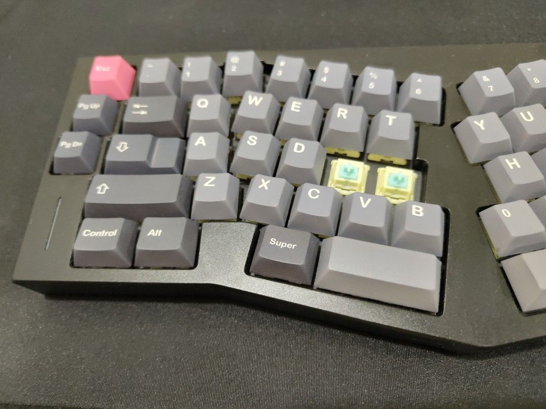 BSUN X Switch Factory Lubed, Computers & Tech, Parts & Accessories ...