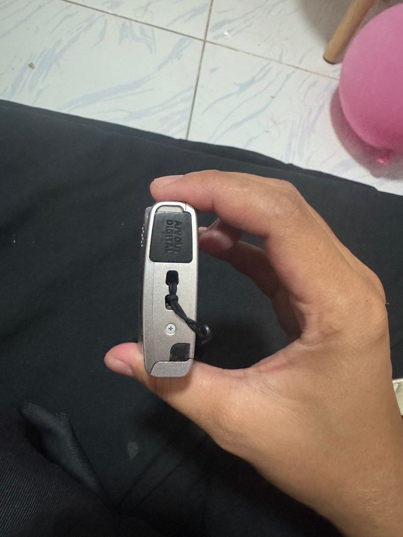 Canon Powershot A2500 (Category: Cameras) located in Cebu City. Submitted by gilejehhk (Listing ID 1369270033, Image 3). Description: Like new 16mp 10/10 No functional issue Unit, universal clip charger, and battery only.