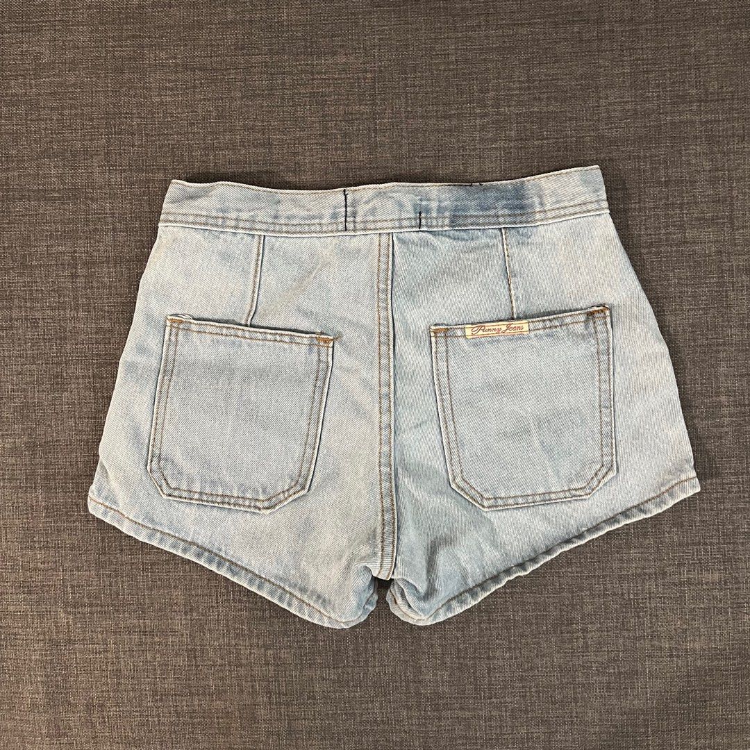 Denim Shorts (Category: Shorts) located in Taguig. Submitted by quin21 (Listing ID 1369217666, Image 3). Description: Denim Shorts Size: XS-S 📍 Mckinley Hill Taguig.