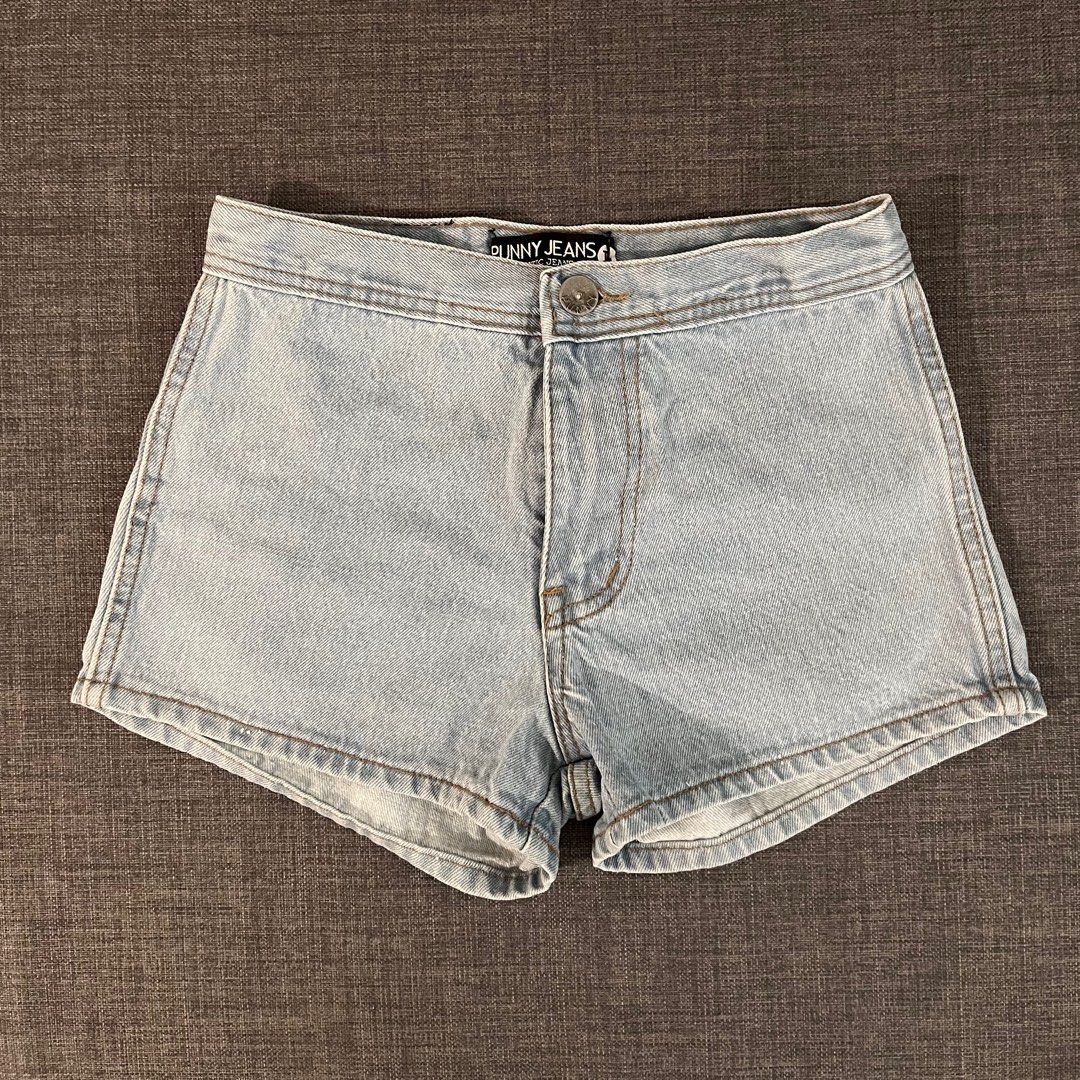 Denim Shorts (Category: Shorts) located in Taguig. Submitted by quin21 (Listing ID 1369217666, Image 2). Description: Denim Shorts Size: XS-S 📍 Mckinley Hill Taguig.