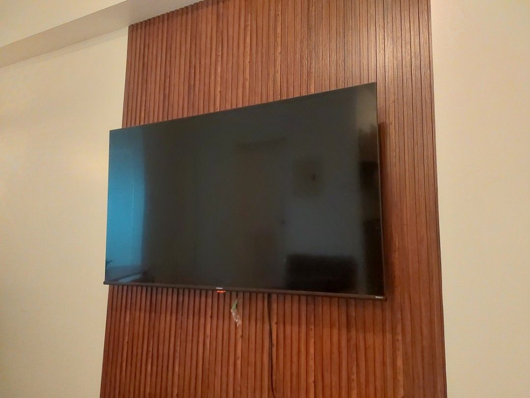 Devant 55 inch Smart TV with free wall bracket! (Category: TV) located in Manila. Submitted by littlelulu5819 (Listing ID 1369293587, Image 2). Description: Devant UHD 55 inch Smart TV All ports and remote working. No issues. FREE wall bracket. RFS: Decluttering Pick up location: Project 4, QC Available for testing before purchase..