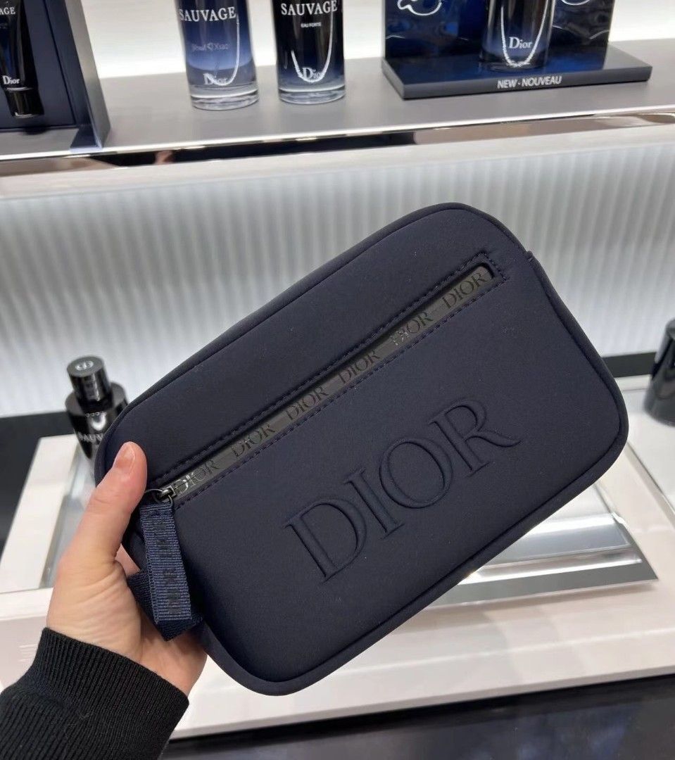 Dior Men Pouch with box and paperbag (Category: Sling Bags) located in Manila. Submitted by arianne0828 (Listing ID 1369250540, Image 1). Description: brand new dior men Pouch with paperbag and box.