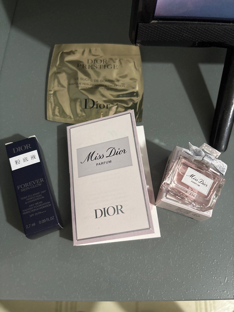 Dior sample （分類：面部 - 面部護理）位於 Hong Kong。 由 joeyyyyy__ 提交（商品編號 1369268190，圖片 2）。簡介： 。