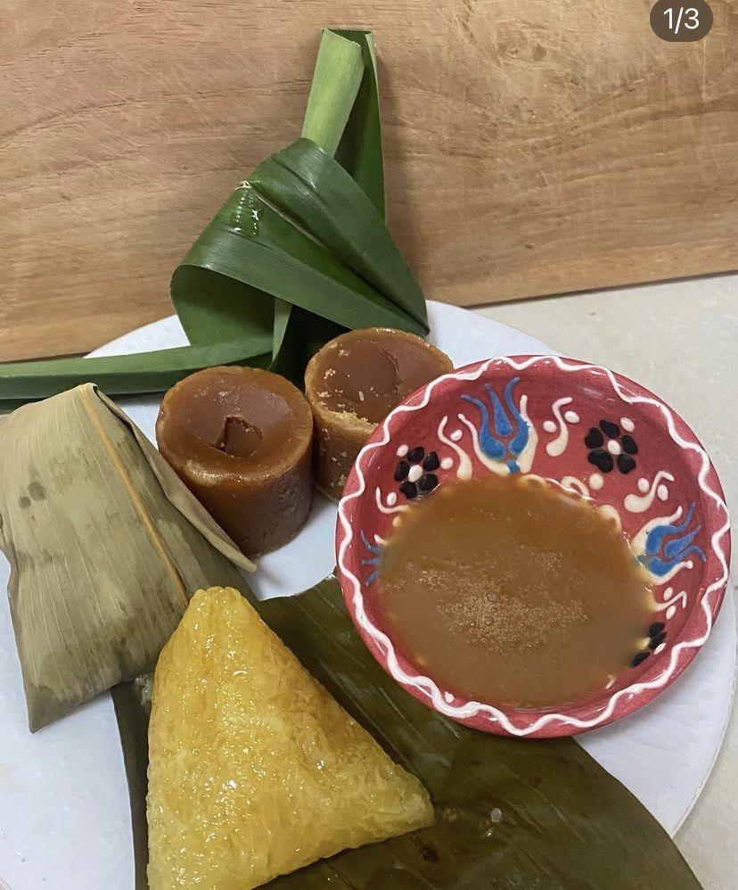 Dumpling plain (Category: Local Eats) located in Singapore. Submitted by chernberry (Listing ID 1369256033, Image 1). Description: 碱水粽，1 bundle 10pcs .