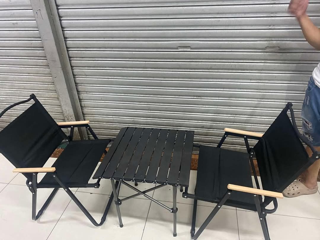 Folding table and chair set (Category: Chairs) located in Manila. Submitted by jelai.cybyb (Listing ID 1369242036, Image 1). Description: 1pcs M size camping table 2pcs XL size camping chair.