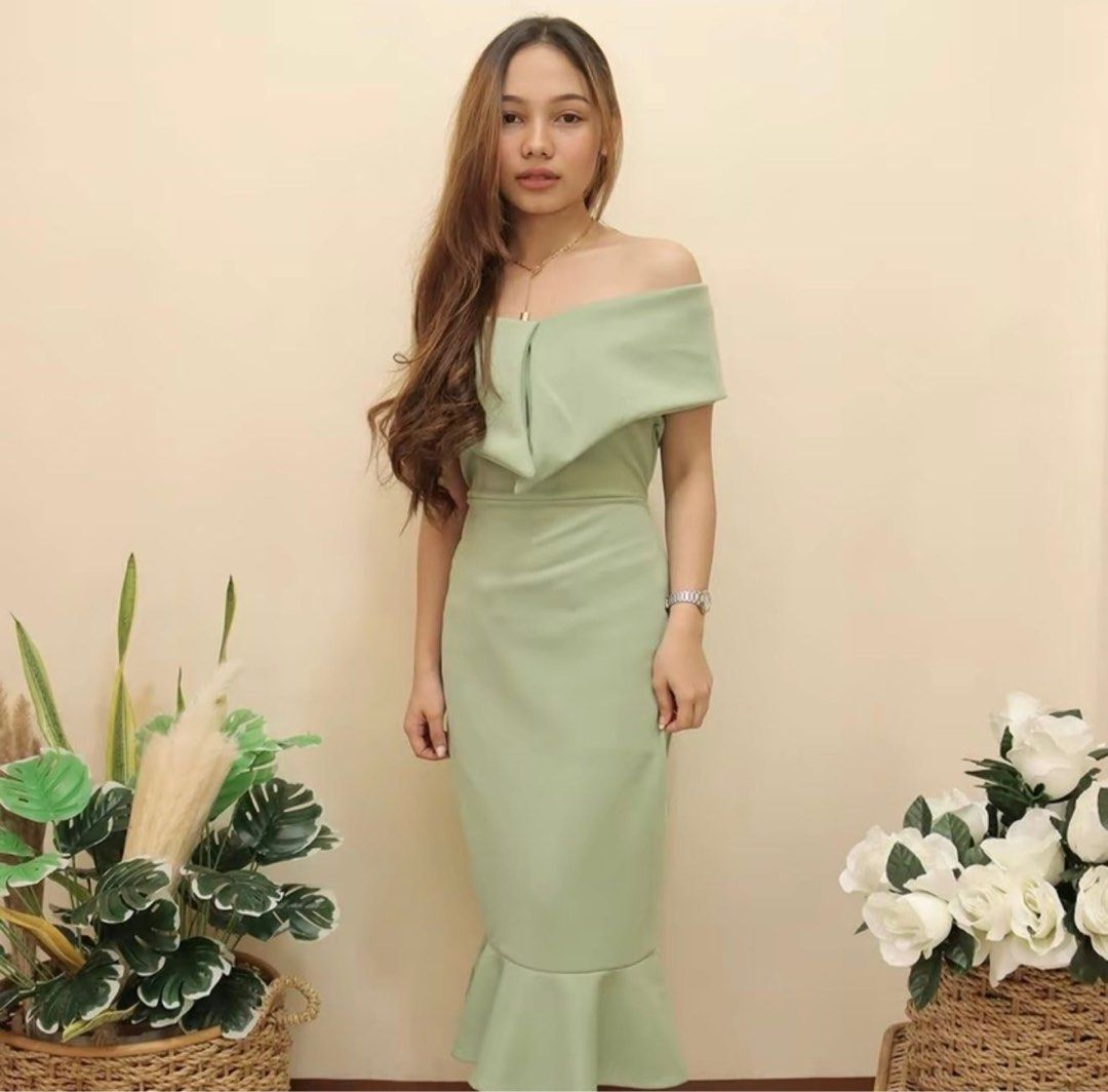 Green Dress (Category: Dresses) located in Quezon City. Submitted by thingsdeclutter (Listing ID 1369147745, Image 1). Description: XL - 2XL Used once attend wedding.