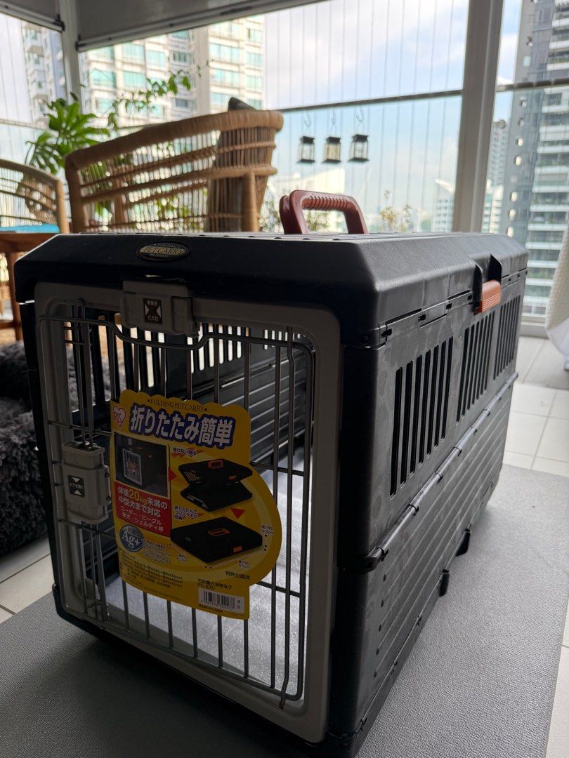 Iris Ohyama Folding Pet Carrier – Excellent Condition (Category: Homes & Other Pet Accessories) located in Singapore. Submitted by versuswhat (Listing ID 1369142134, Image 1). Description: Selling an Iris Ohyama folding pet carrier in excellent condition. Lightly used, with the original sticker still on the door. Folds flat for easy storage and is perfect for taking pets in the car or keeping them secure at home. This model is currently sold out 