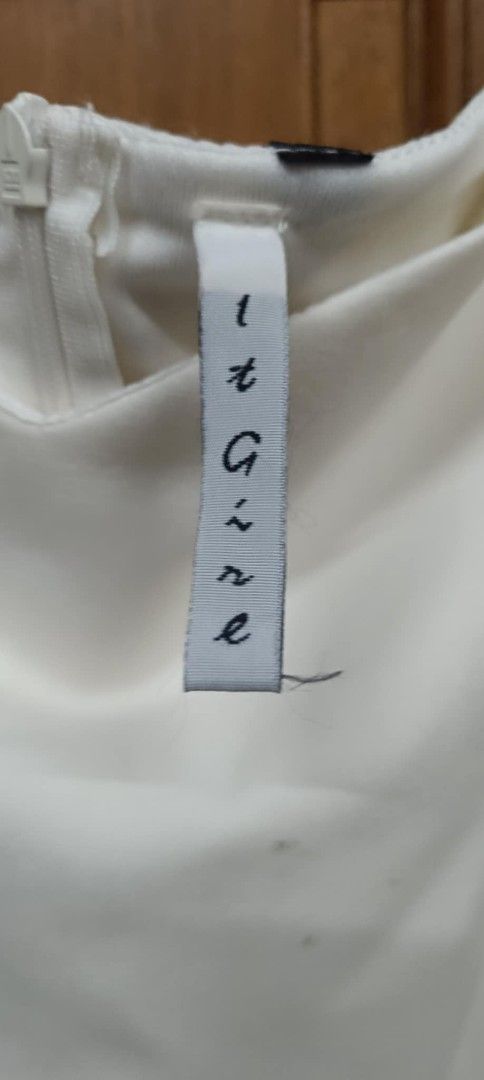 It girl long dress (Category: Dresses) located in Quezon City. Submitted by sidney12194 (Listing ID 1369276078, Image 3). Description: washed once but never been used. medium size but can fit to small size. 1000.00.