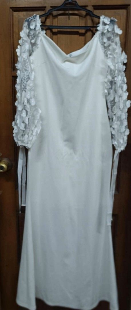 It girl long dress (Category: Dresses) located in Quezon City. Submitted by sidney12194 (Listing ID 1369276078, Image 1). Description: washed once but never been used. medium size but can fit to small size. 1000.00.