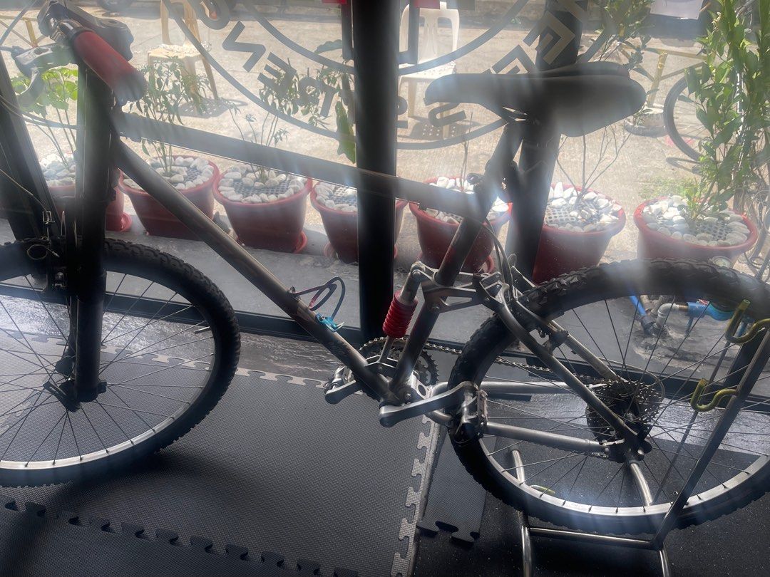 Japan Touring Mountain bike (Category: Bicycles) located in Quezon City. Submitted by grazybataller (Listing ID 1369155109, Image 3). Description: Original Japan Touring bike.