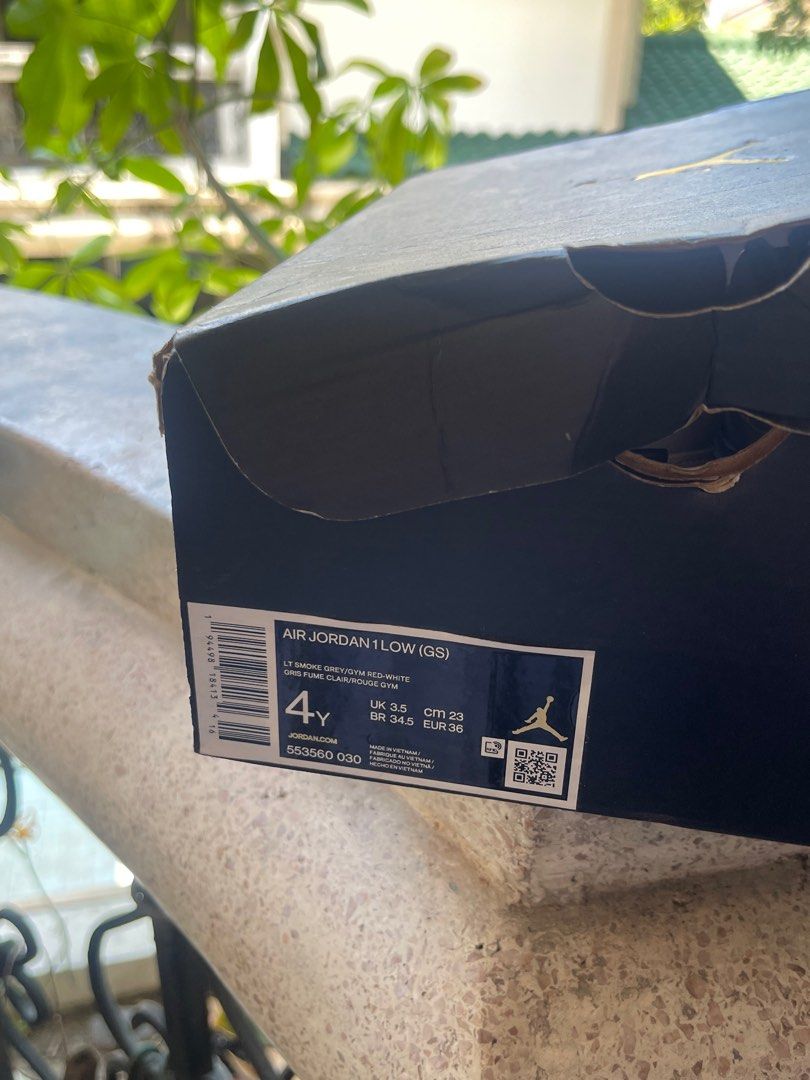 jordan 1 low (Category: Sneakers) located in Paranaque City. Submitted by thriftcs (Listing ID 1369162883, Image 3). Description: 23.0cm.