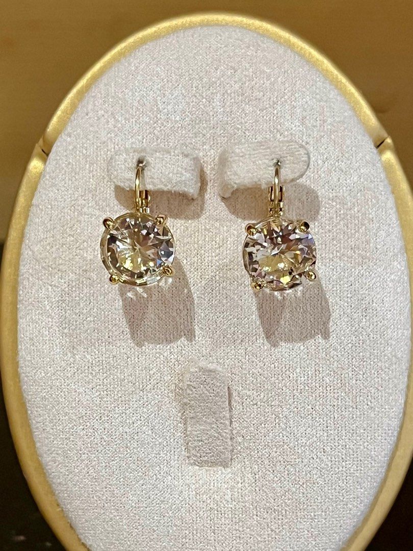KATE SPADE Round Crystal Earrings (Category: Earrings) located in Quezon City. Submitted by prettynrandom (Listing ID 1369250795, Image 1). Description: PRODUCT DESCRIPTION: -Authentic KATE SPADE Round Crystal Earrings. -Bought for $48 (₱3,000) from official Kate Spade website. -Unused earrings but priced low because there already is a slight dullness to the crystal glass and metal. (Please see photos.) -Listing includes a no-brand pouch bag. -Ro