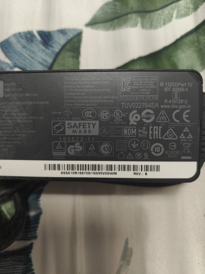 Lenovo laptop charger63165662271617112