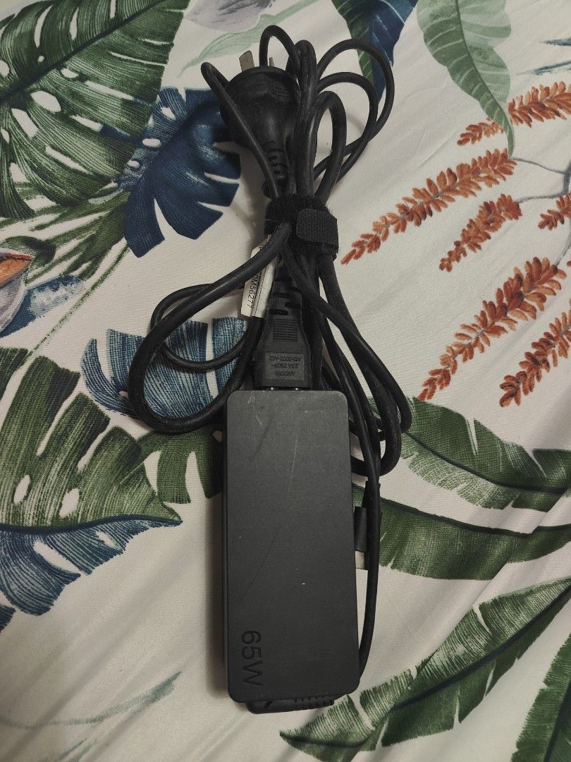 Lenovo laptop charger63165662271617113