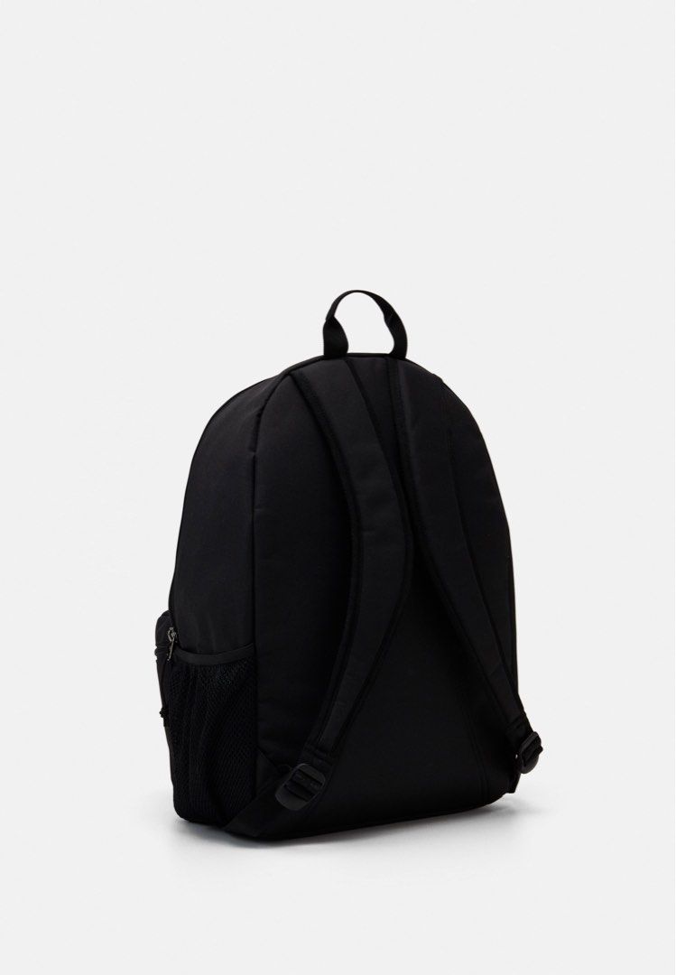 Levi's Basic Backpack (Category: Backpacks) located in Singapore. Submitted by dinosawegg (Listing ID 1369160598, Image 2). Description: levi's / levis BASIC BACKPACK UNISEX - Rucksack - regular black Brand new with tag ! herschel , Mah , schoolbag .