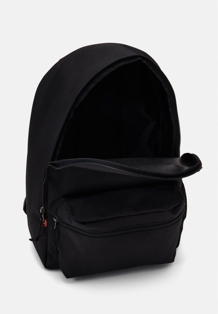 Levi's Basic Backpack (Category: Backpacks) located in Singapore. Submitted by dinosawegg (Listing ID 1369160598, Image 3). Description: levi's / levis BASIC BACKPACK UNISEX - Rucksack - regular black Brand new with tag ! herschel , Mah , schoolbag .