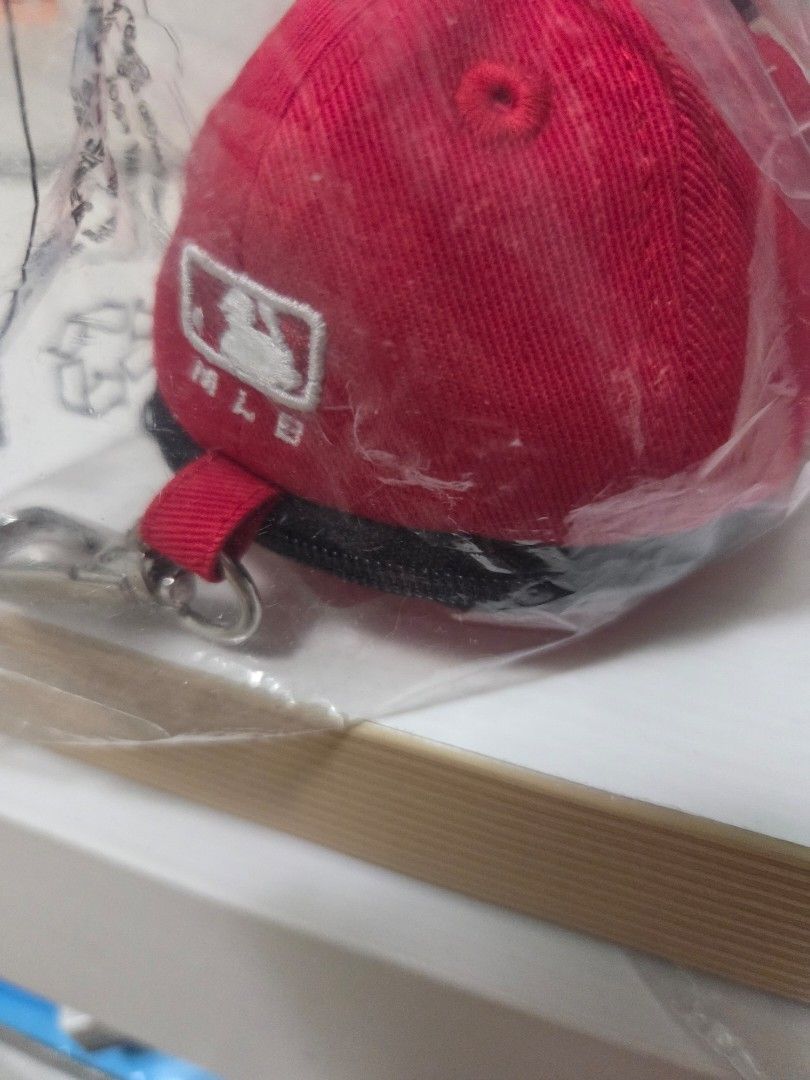 MLB BASIC LOGO BALLCAP POUCH KEYRING （分類：韓流周邊）位於 Hong Kong。 由 hapi.momo 提交（商品編號 1369259701，圖片 4）。簡介： 全新，購於韓國。
