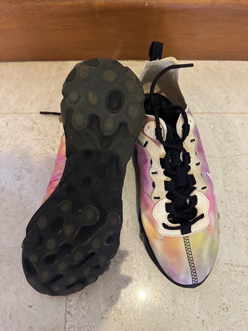 NIKE REACT ELEMENT (Category: Sneakers) located in Singapore. Submitted by hay_lam_98 (Listing ID 1369282420, Image 3). Description: NIKE REACT ELEMENT Good condition just need to clean it Size: US6 / UK3.5 / EUR36.5 / 23CM.