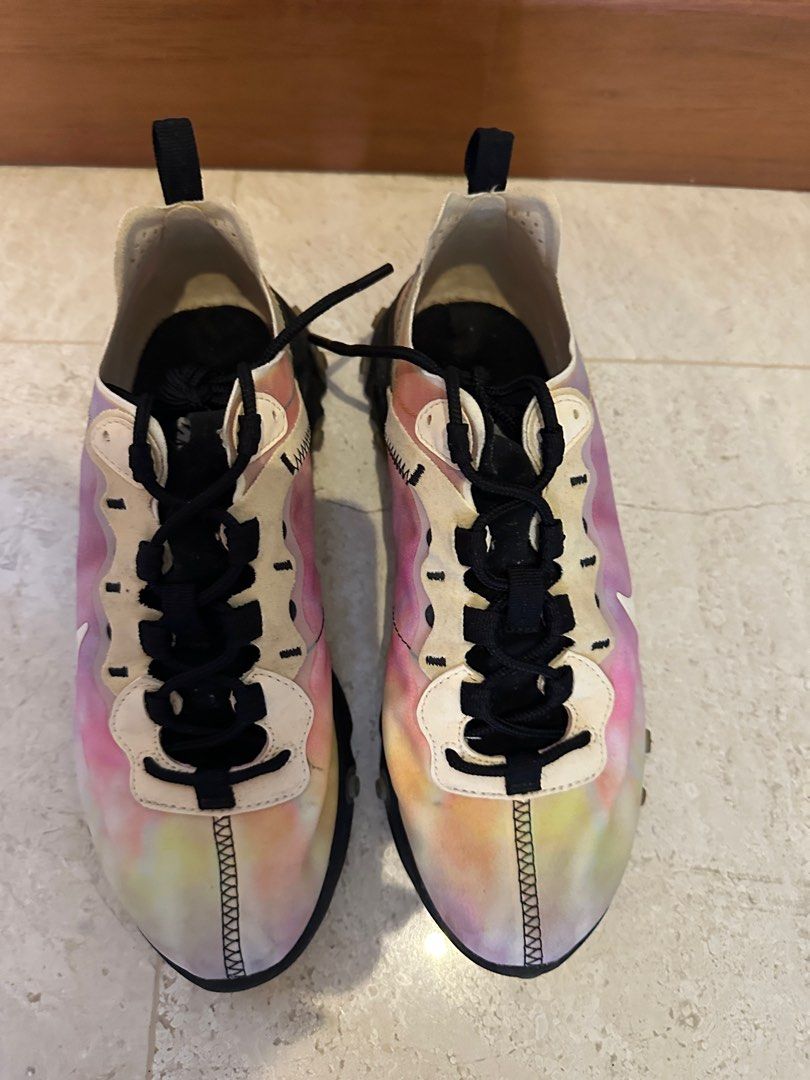 NIKE REACT ELEMENT (Category: Sneakers) located in Singapore. Submitted by hay_lam_98 (Listing ID 1369282420, Image 1). Description: NIKE REACT ELEMENT Good condition just need to clean it Size: US6 / UK3.5 / EUR36.5 / 23CM.
