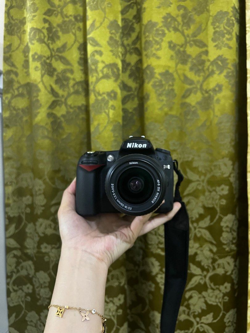 Nikon D90 (Category: Cameras) located in Manila. Submitted by preloved_essentials (Listing ID 1369292050, Image 1). Description: Issue: Fell then may crack and shutter see photos for reference) but can be fixed naman po photos can still be viewed comes with ASF-Nikkor 18-55mm lens 12.9 megapixel DX-format CMOS sensor (effective pixels: 12.3 million) 3.0-inch 920,000 pixel (VGA x 3 colors) TFT-LCD (same as D3 and D300) Live View with contrast-dete