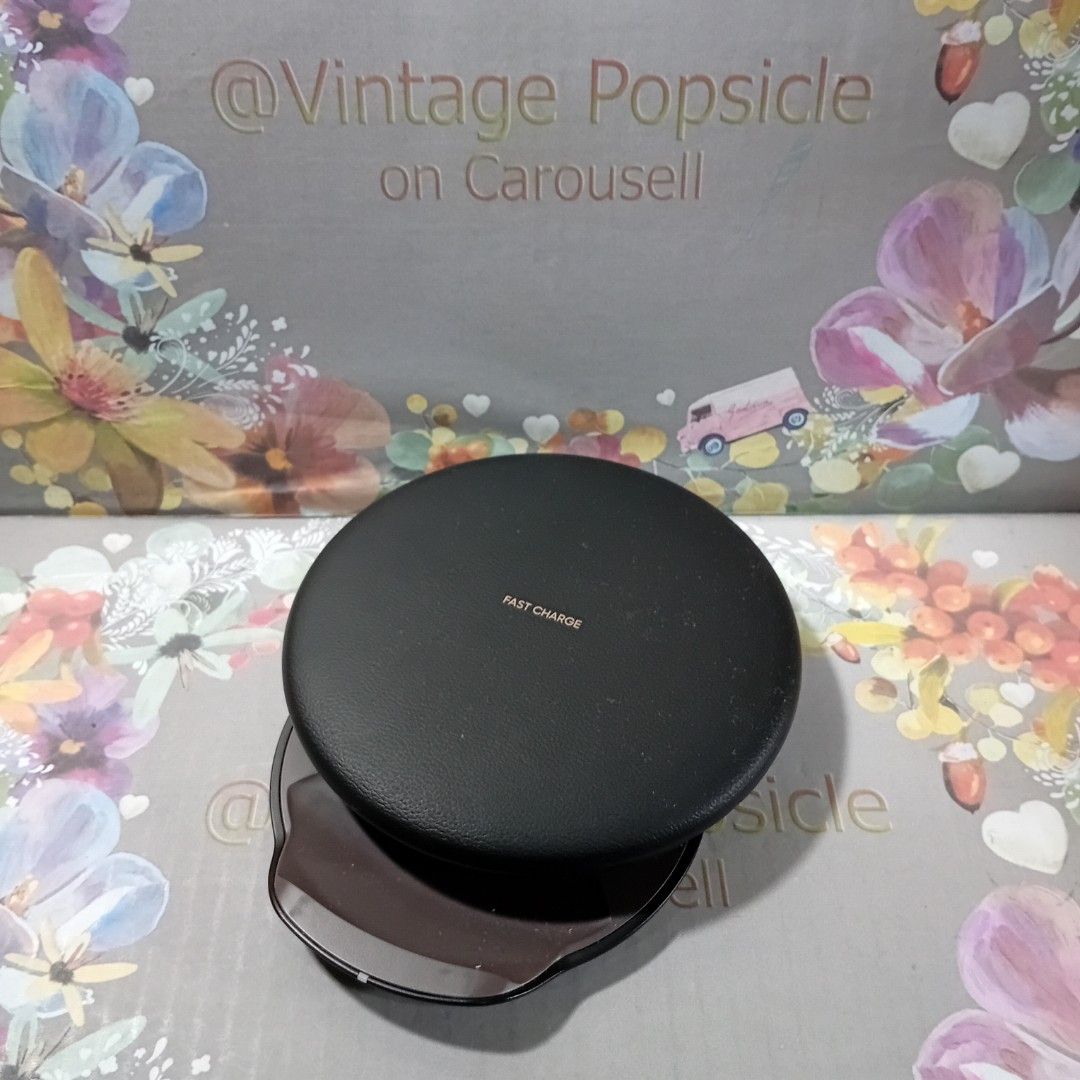 Original Samsung Wireless Charger Excellent working condition Read (Category: Chargers & Cables) located in Paranaque City. Submitted by vintagepopsicle (Listing ID 1369308908, Image 2). Description: Excellent working condition with flat and upright positions. Just plug your regular fast charger and it should be good to go. Use original accessories for your Samsung to avoid damage from untested compatibility. Tested with note 7 and note 8 Samsung