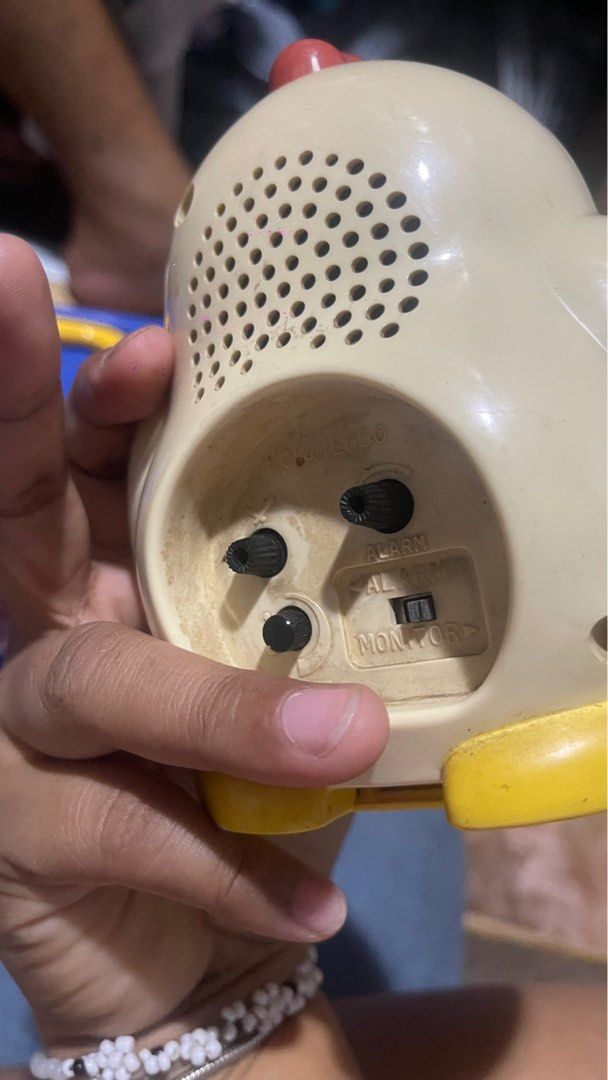 rhythm alarm clock hen (Category: Clocks) located in Muntinlupa City. Submitted by joanofarc1013 (Listing ID 1369256461, Image 3). Description: maingay to grabe hahhaa gising ka agad vintage battery operated.