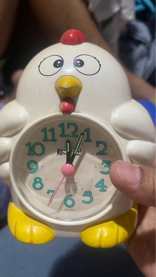 rhythm alarm clock hen (Category: Clocks) located in Muntinlupa City. Submitted by joanofarc1013 (Listing ID 1369256461, Image 1). Description: maingay to grabe hahhaa gising ka agad vintage battery operated.