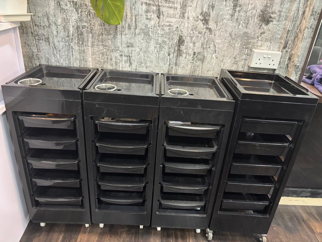 Salon Racks For Office Salon Roller Rack, Furniture & Home Living, Furniture, Shelves ...