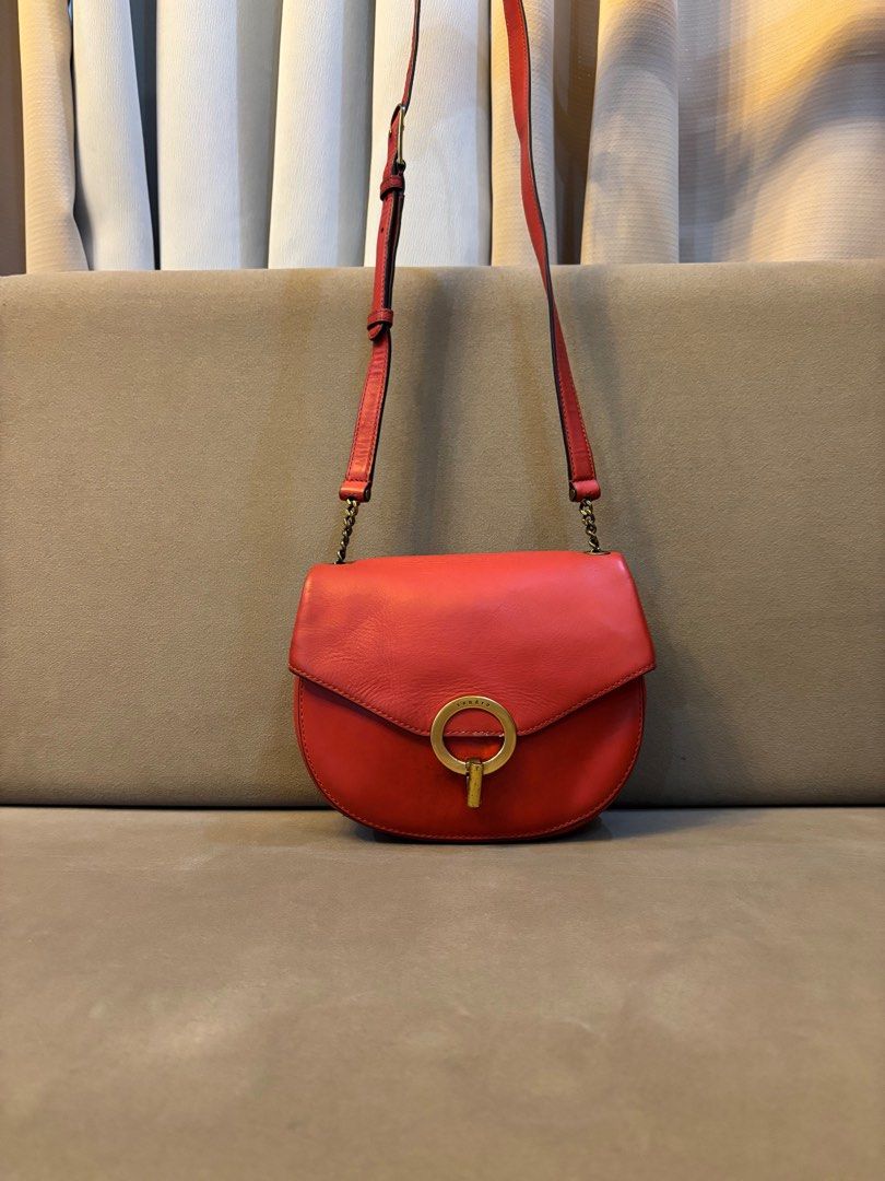 Sandro Cross-body Bag (Category: Luxury Bags & Wallets) located in Paranaque City. Submitted by katlouieleandicho (Listing ID 1369237231, Image 1). Description: 💯Authentic 9/10 condition .