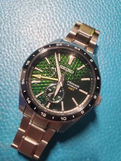 （分類：）位於 。 由 birth.year.watch 提交（商品編號 1369310282，圖片 1）。簡介： 。