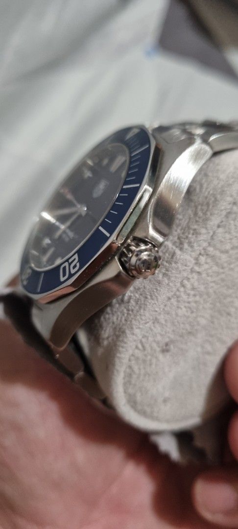 Tag Heuer Aquaracer (Category: Luxury Watches) located in Manila. Submitted by jett.jett (Listing ID 1369267464, Image 2). Description: for sale Tag Heuer Aquaracer WAB2011 Automatic, Sapphire Crystal very good condition Unit only with extra bracelet links 09393812372.