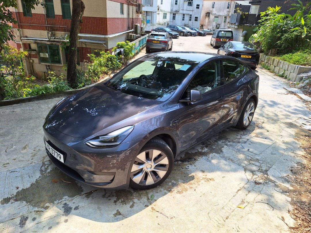 Tesla Model Y SR 自動版628631259809291112