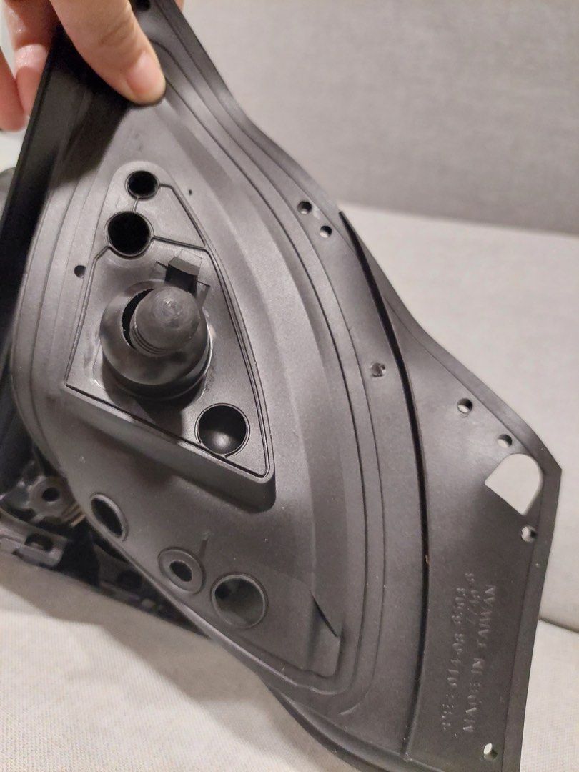 Toyota Side Mirror Manual Vios 2013-2024 (Category: Body Parts and Accessories) located in Manila. Submitted by ngnony (Listing ID 1369293579, Image 3). Description: OEM Side Mirror Vios 2013-2024 Manual assembly Made in Taiwan.