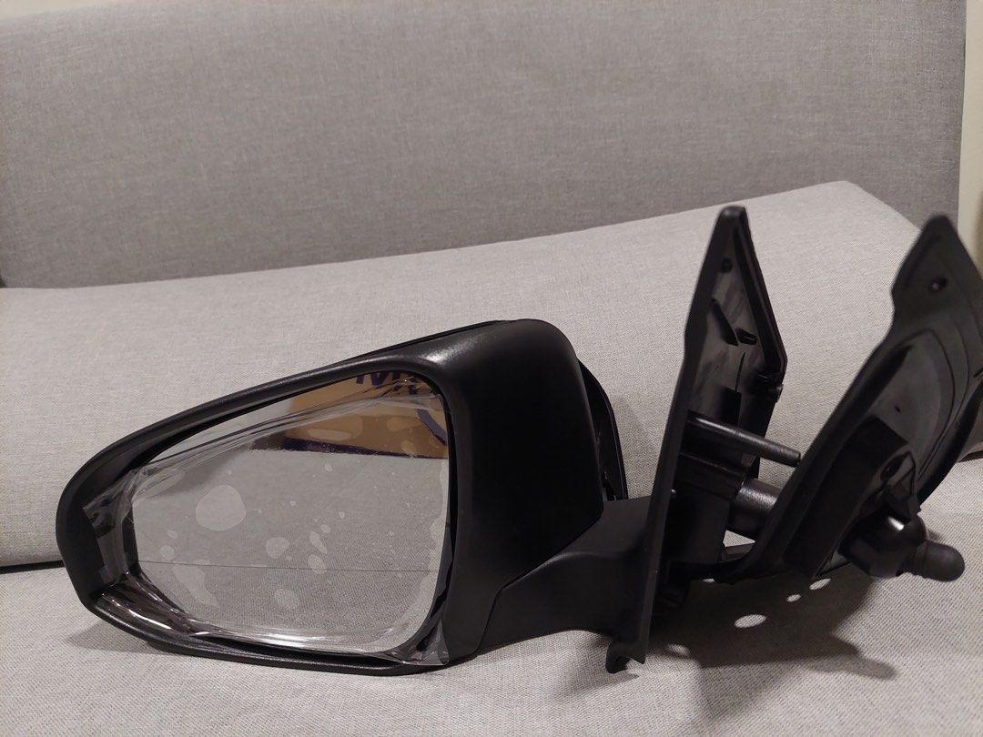 Toyota Side Mirror Manual Vios 2013-2024 (Category: Body Parts and Accessories) located in Manila. Submitted by ngnony (Listing ID 1369293579, Image 2). Description: OEM Side Mirror Vios 2013-2024 Manual assembly Made in Taiwan.