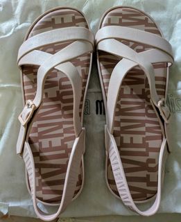 (Category: ) located in . Submitted by starloveration (Listing ID 1369212945, Image 1). Description: .
