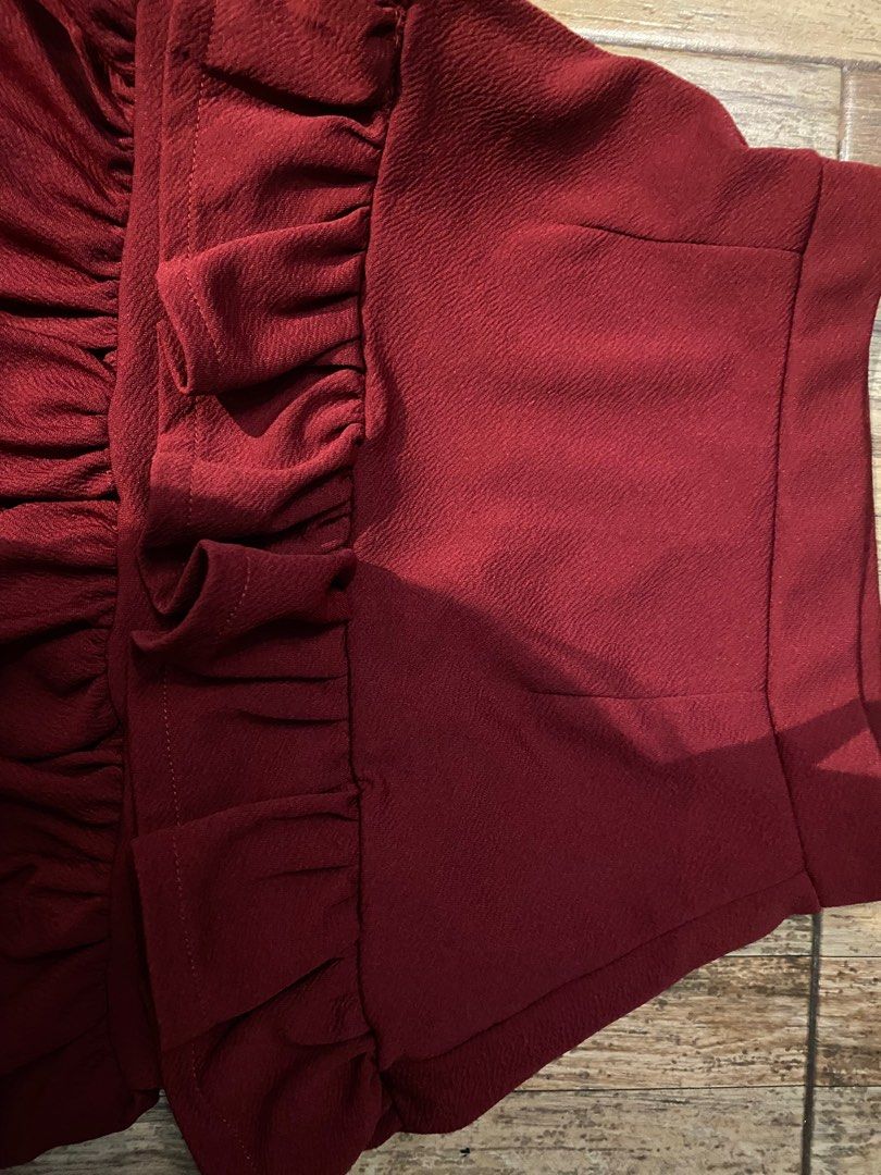 Y2k red ruffle skirt costume (Category: Skirts) located in Quezon City. Submitted by arisuma (Listing ID 1369181416, Image 3). Description: Used for perfect blue Mima costume -so cute!! Xs-m, its garterized .